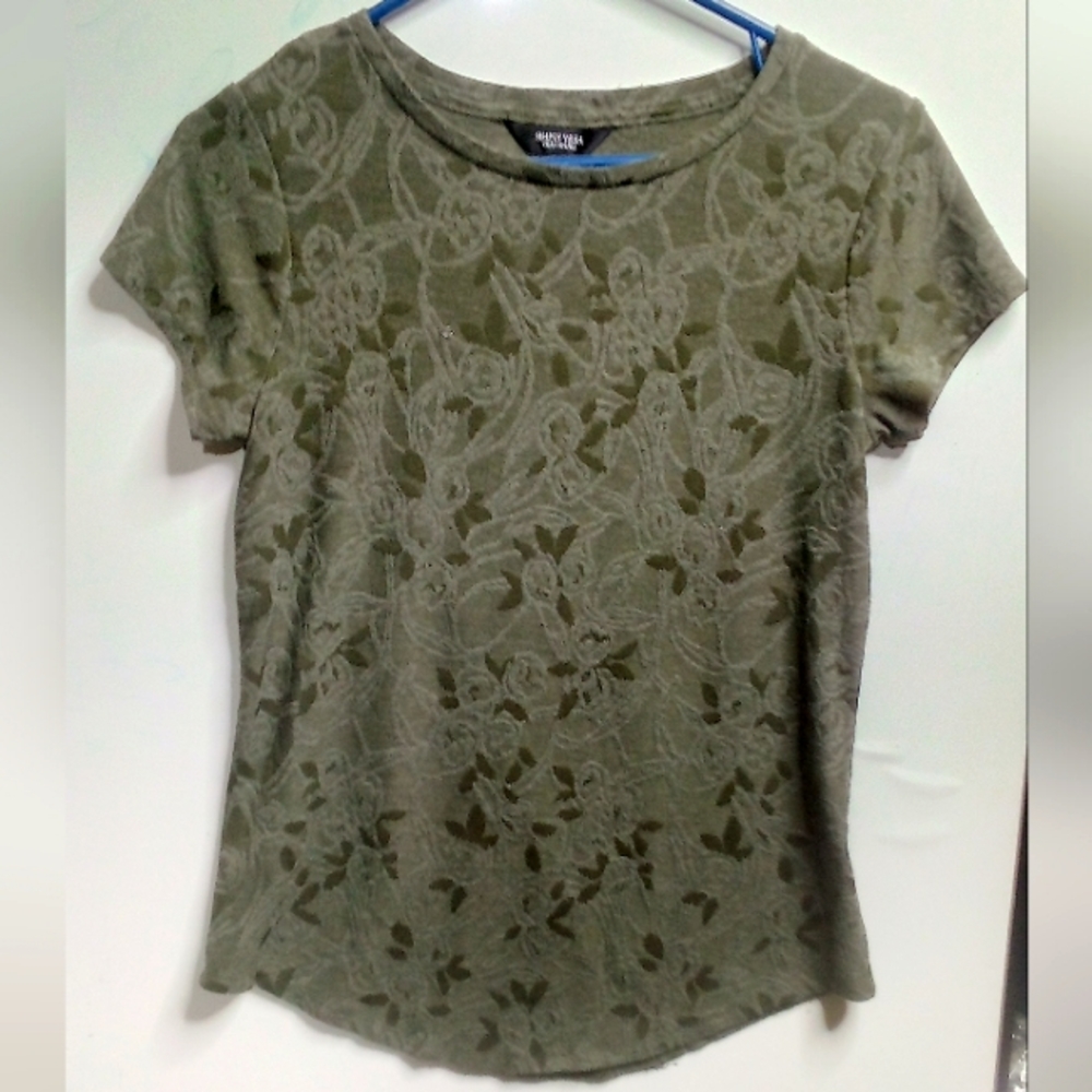 Vera Wang t-shirt